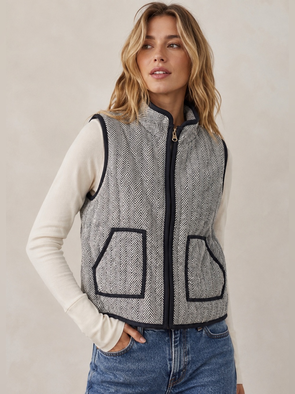 Etwo Herringbone Black & White Zipup Lined Vest‎